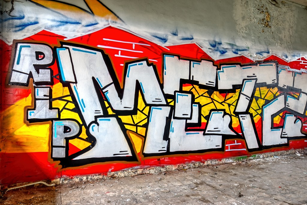 HDR gare montzen belgie belgique urbex decay verlaten station graffiti spoorweg trein train chemin de fer Junkyard abandoned abondonne trash